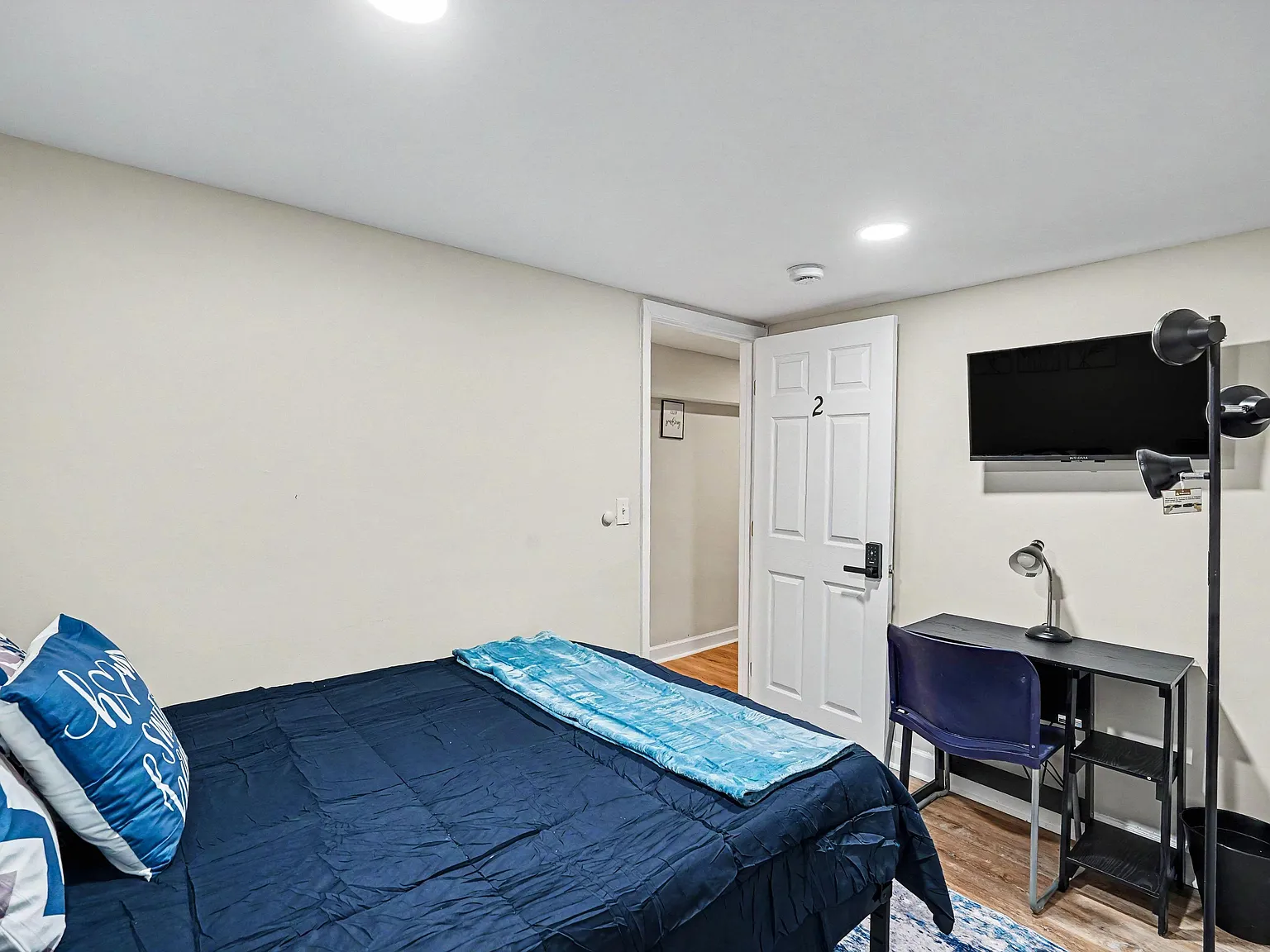 4 bed, 3.0 bath, 1600 sqft, $866 — Photo 1