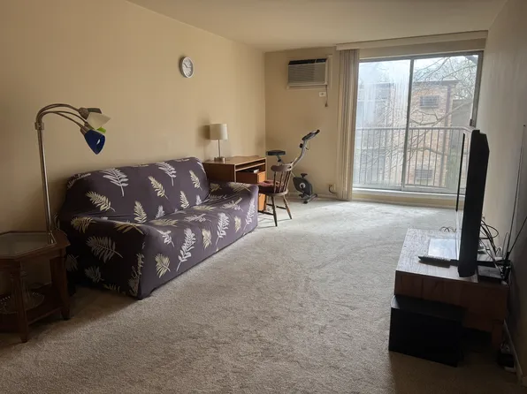 1970 Cherry Ln APT 309, Northbrook, IL 60062
