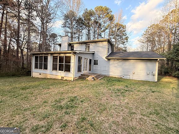 3rd image of 4629 S Woodlake Ln SE