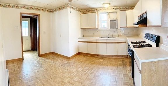 4th image of 5 Riverside Ave