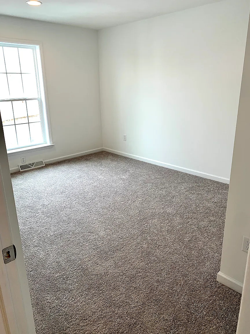 3 bed, 2.5 bath, 2200 sqft, $2,300 — Photo 4