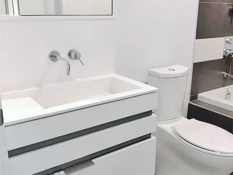 197 Yonge St #3310 — Photo 21