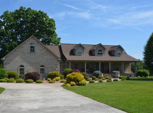 199 Rock Branch Ln, Allardt, TN 38504