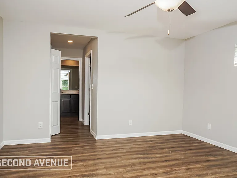 404 Biscayne Dr — Photo 9
