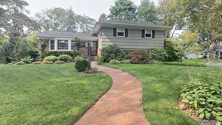 1st image of 10 Blue Grass Ct