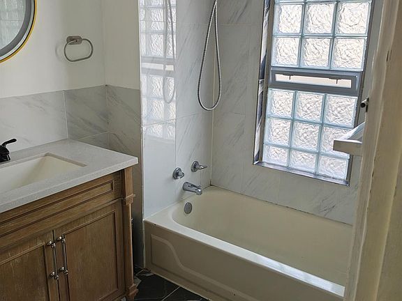 4th image of 1214 Franklin Ave