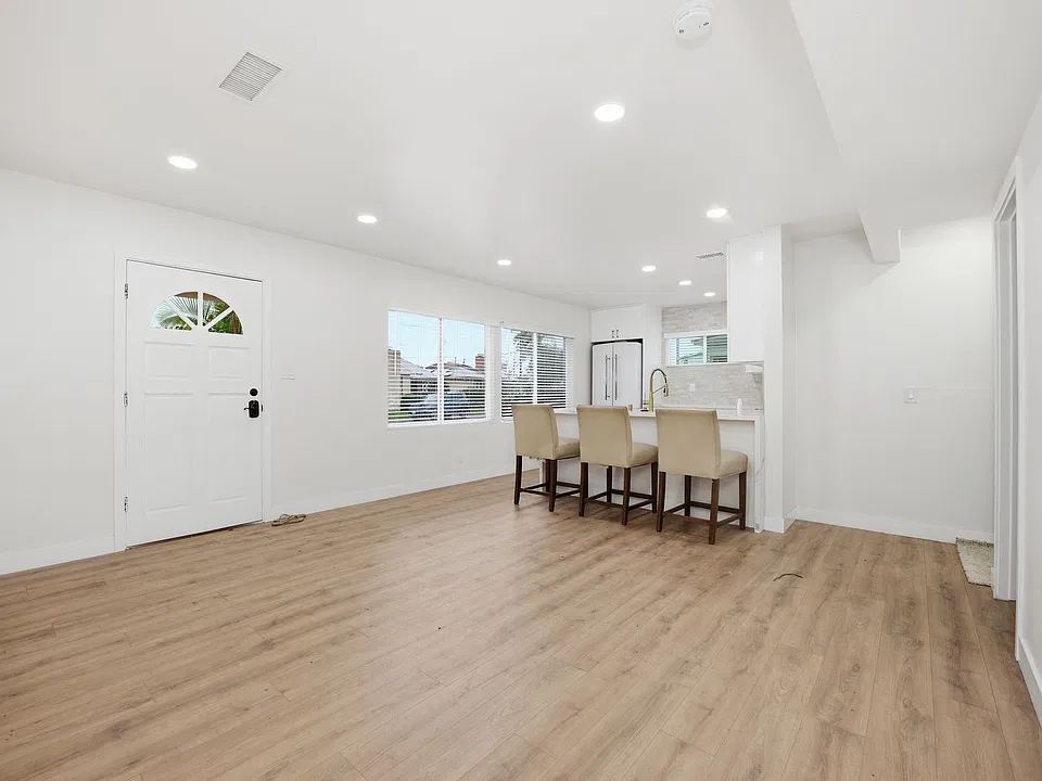 6209 Mesita Dr