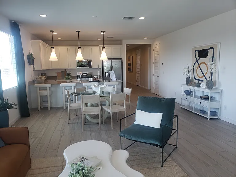 9524 W Whitton Ave — Photo 15