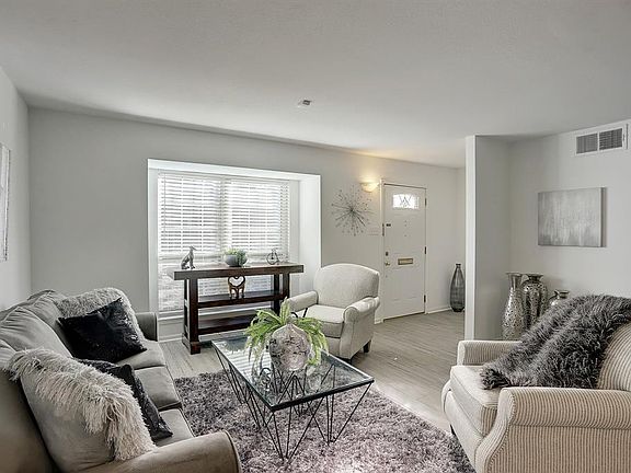 4th image of 5823 Valley Forge Dr #93