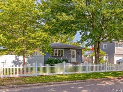 27 Lorigan Street, Islip Terrace, NY, 11752