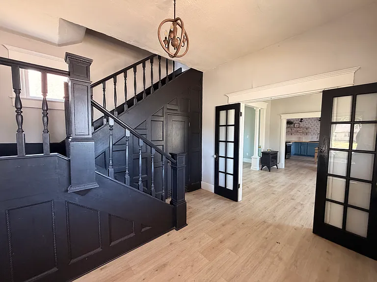 304 W Oak Ave — Photo 3