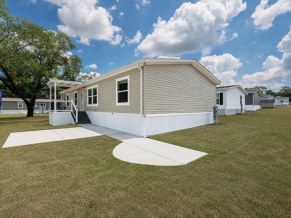Exterior Image-3-Clayton 350 Saddle Creek