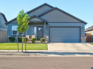 1464 SE Snowberry Ave, Dallas, OR