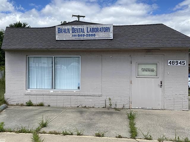 1st image of 48945 Jefferson Ave