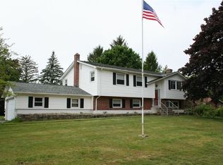 77 Great Neck Rd, Waterford, CT 06385