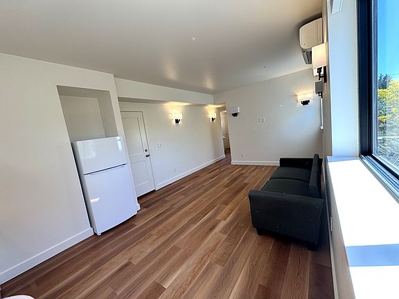 3rd image of 4017 1st Ave NW #B