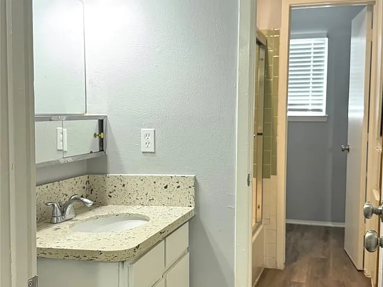 7925 Grove Ridge Dr — Photo 19