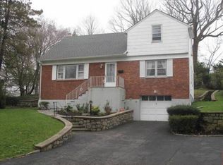 18 Bobolink Rd, Yonkers, NY 10701