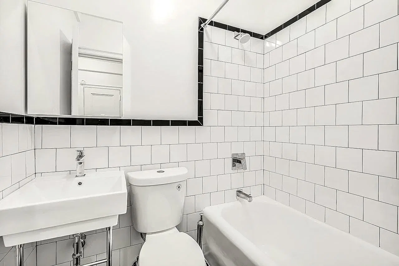 208 West 23rd Street — Photo 3
