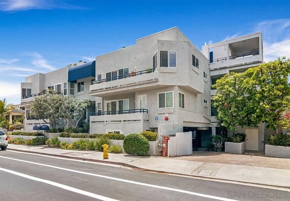 2nd image of 422 Rosecrans St APT 14