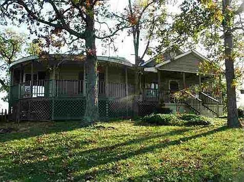 2nd image of 90 Heritage Ln