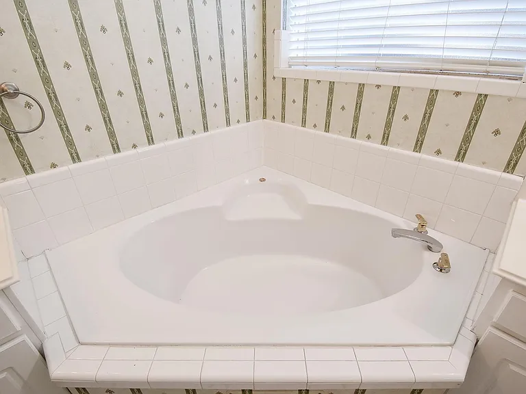 2719 Mossy Log Ct — Photo 28