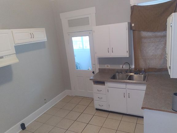 5th image of 221 W Franklin St #221