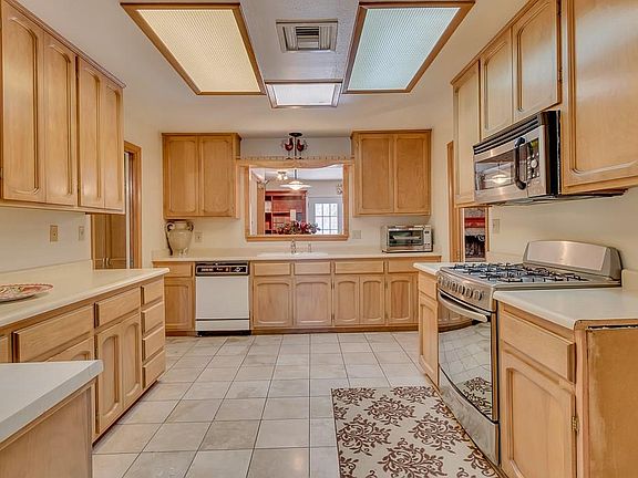 2nd image of 6205 Bel Mar Ave