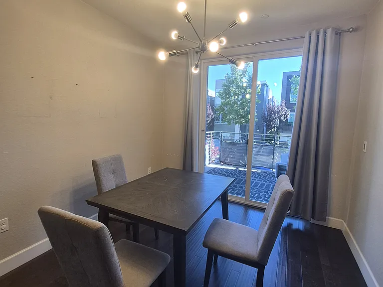 111 Llano De Los Robles Ave #7 — Photo 4