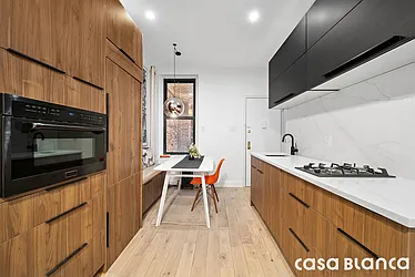 110 Thompson Street, #2E