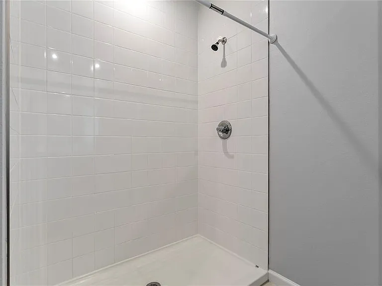 1582 Finnigan Cir — Photo 20