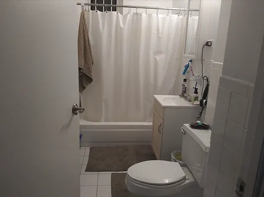 Rented by Batra Group Inc | media 3