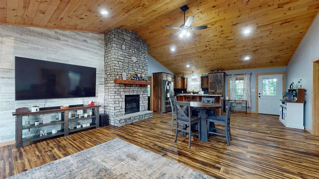 123 Clees Pt — Photo 4