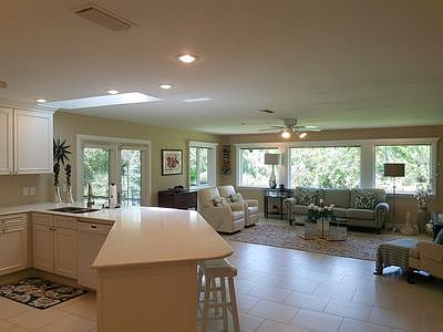 2nd image of 917 Club House Blvd