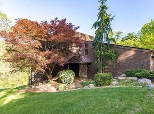 23 Chesterfield Lakes Rd, Chesterfield, MO 63005