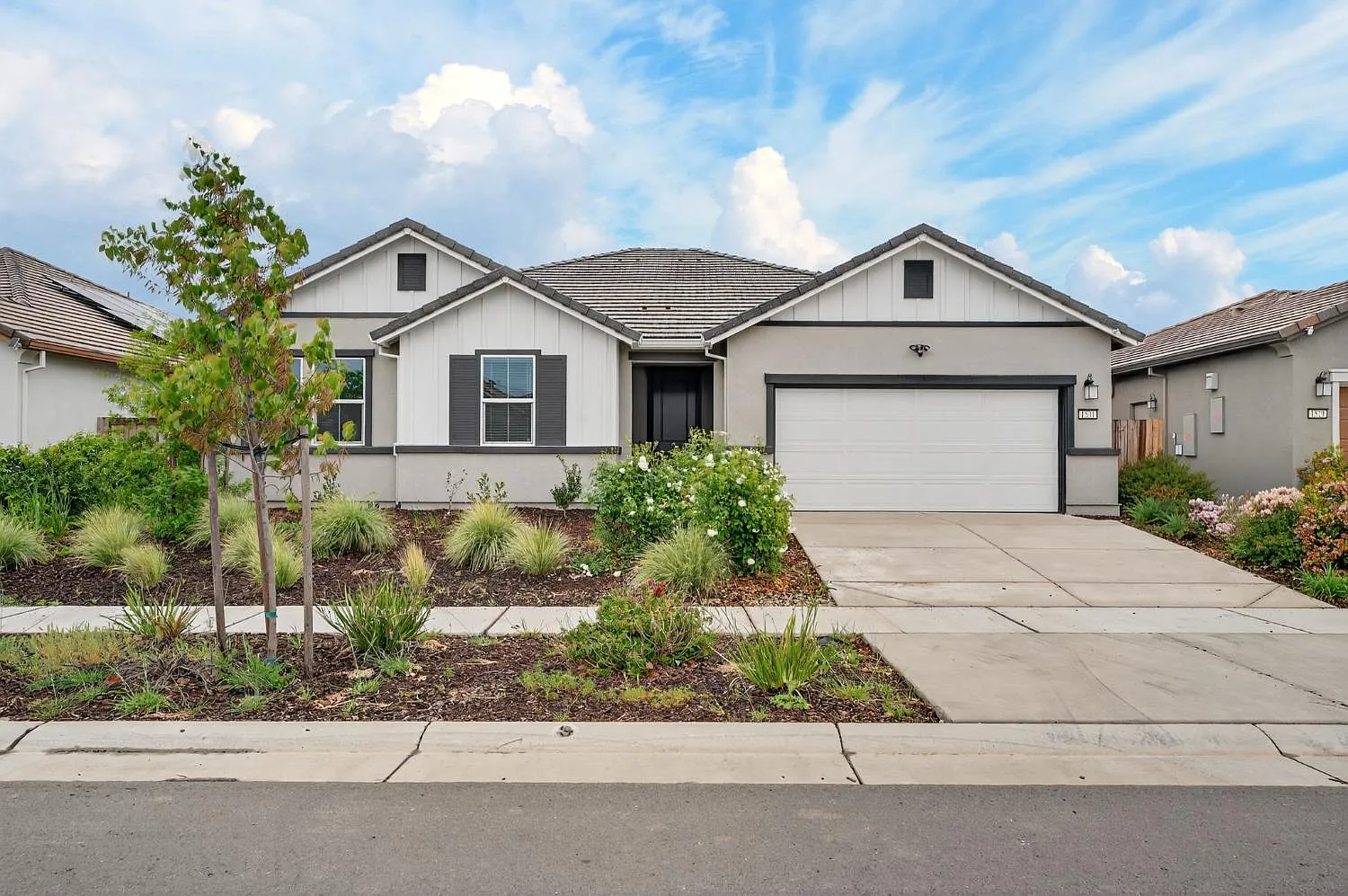 1531 Minories Dr photo 1