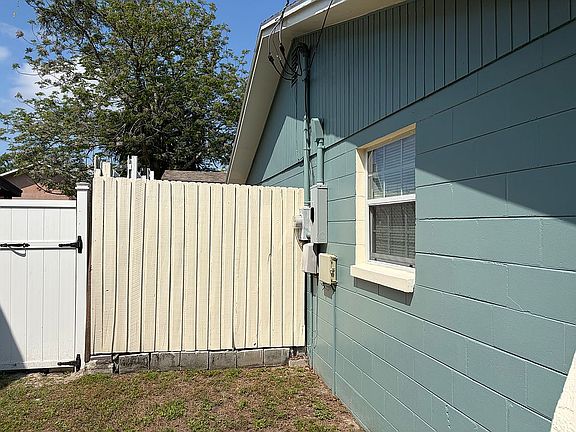 2nd image of 9816 N Connechusett Rd