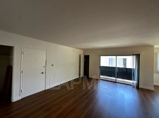 121 N Hillcrest Blvd APT 11, Inglewood, CA 90301