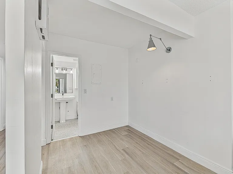 2900 30th St #D-3 — Photo 13