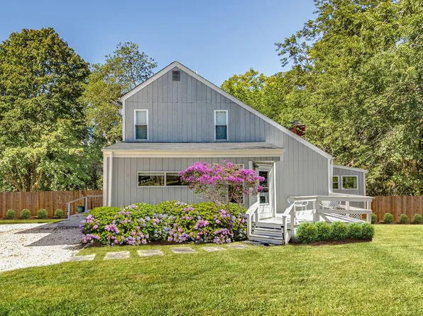 47 Denise St, Sag Harbor, NY 11963