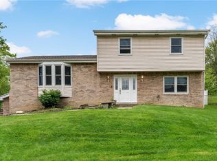 6382 Pleasant St, South Park, PA