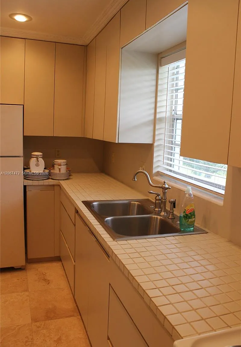 Village At Dadeland Condo — Photo 3