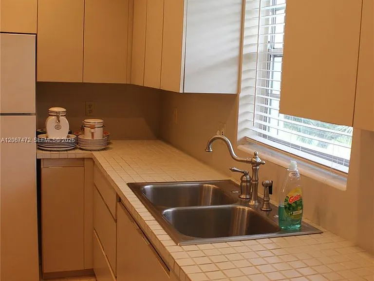 7550 SW 82nd St #F204 — Photo 3