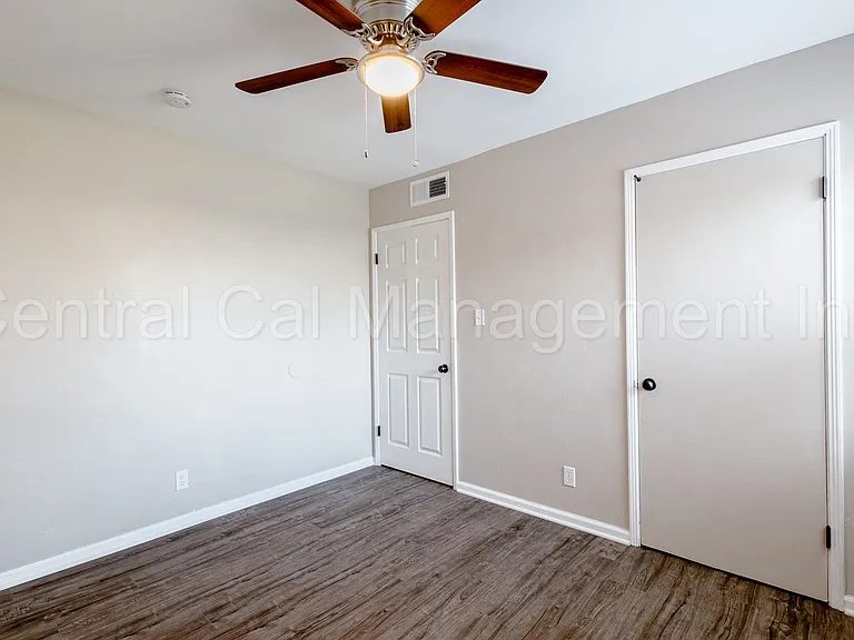 200 Wetherley Dr — Photo 15