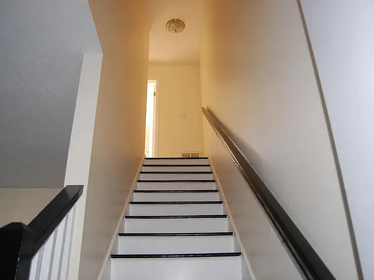 800 Fargo St #B1 — Photo 7