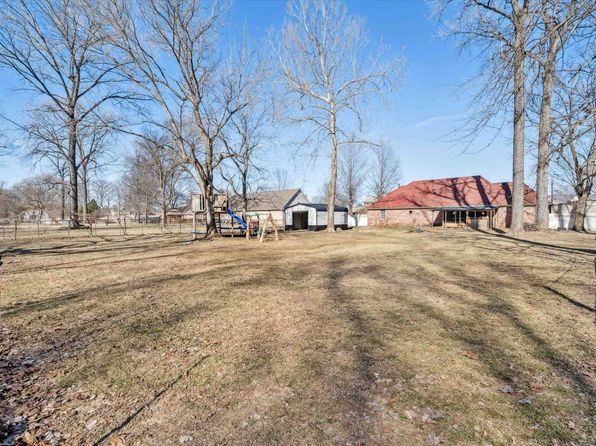 511 Rae Dr E, Munford, TN 38058