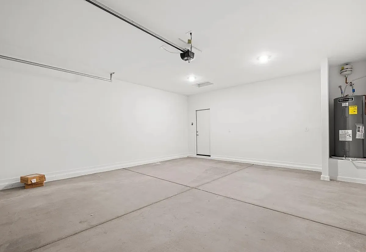 Building Photo - 31248 N Cattail St