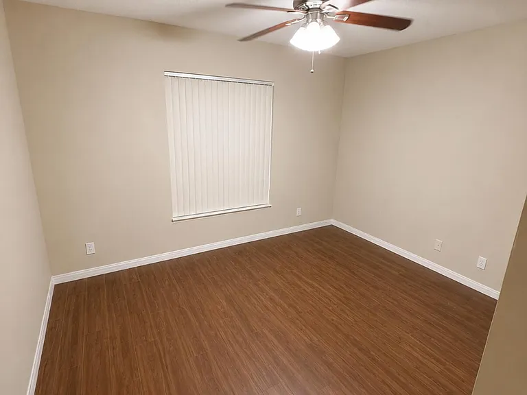 1481 SW Jacksonville Ave — Photo 14