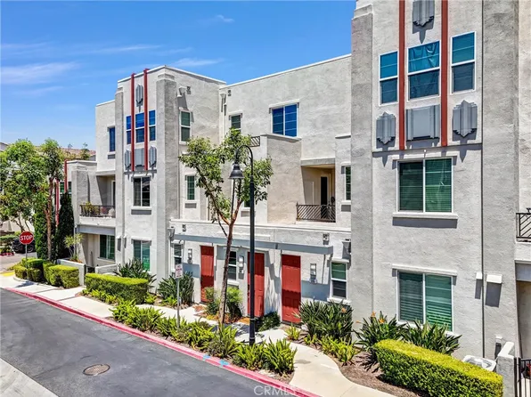 596 Katy Dr, Upland, CA 91786