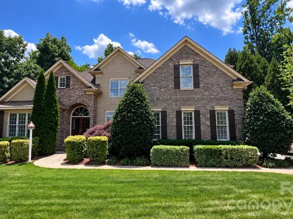 3941 Grovesner St, Harrisburg, NC 28075